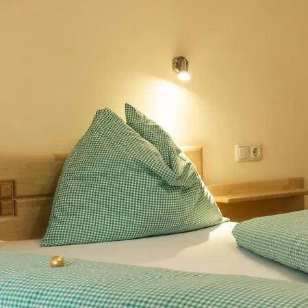 Peterlhaus Ferienhaus *